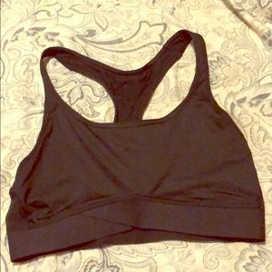 VS lightweight sports bra